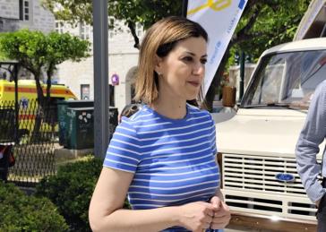 Δηλώνει την πεποίθησή της για καλύτερη στελέχωση των νησιών