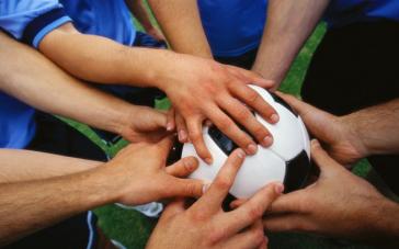 Τη στήριξη των Αθλητικών Σωματείων των νησιών, ζητά ο Μάνος Κόνσολας