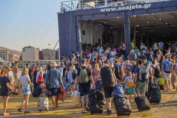 Το πρώτο κύμα αδειούχων με πληρότητες ρεκόρ στα πλοία