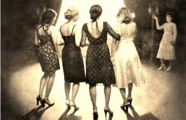 Μία παράσταση με χιούμορ και ατακαδόρικους διαλόγους