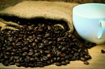 Η λατρεία των Ελλήνων για τον καφέ