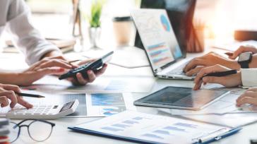 Οι οκτώ βασικές αλλαγές που φέρνει το εργασιακό νομοσχέδιο