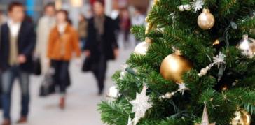 Σύρος: Με εορταστικό ωράριο σήμερα η λειτουργία των καταστημάτων