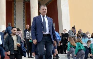 Στη Σύρο αύριο, ο Γιάννης Βρούτσης, συνοδευόμενος από κορυφαίες προσωπικότητες του αθλητισμού