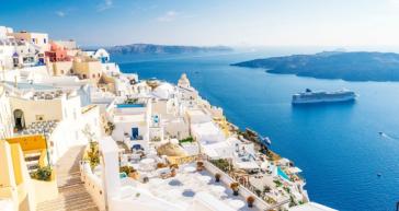 Airbnb στο Αιγαίο: Σε Σαντορίνη, Ρόδο Μύκονο οι μισές καταχωρήσεις, στην Πάρο τα περισσότερα έσοδα