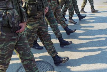 Στρατιωτική θητεία: Όλοι στον Στρατό Ξηράς, 10 εβδομάδες βασική εκπαίδευση, στα 100 ευρώ η αποζημίωση στην παραμεθόριο