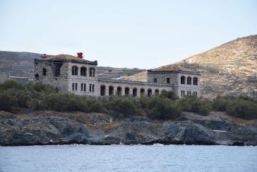 Η αντιδικία για το ιδιοκτησιακό καθεστώς “καταπίνει” το Λοιμοκαθαρτήριο