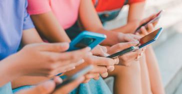 Με social media τρία στα τέσσερα παιδιά 12 ετών