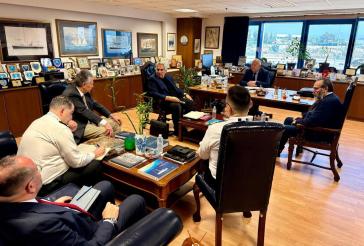 Τήνος: Τα λιμενικά έργα στο επίκεντρο συνάντησης στο Υπουργείο Ναυτιλίας και Νησιωτικής Πολιτικής