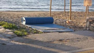 Μηχανισμοί σε θάλασσες και σε παραλίες για την πρόσβαση των ΑμεΑ