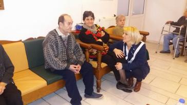 Δίπλα στους ηλικιωμένους