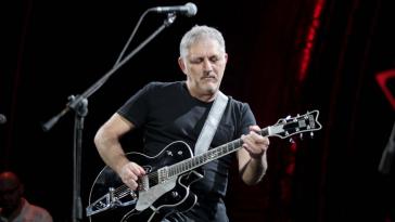 Ο Νίκος Πορτοκάλογλου και οι Ευγενείς Αλήτες κάνουν "Restart"  στη Σύρο