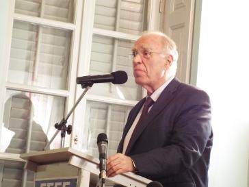 Ο πρόεδρος της Ένωσης Κεντρώων Β. Λεβέντης στο Εργατικό Κέντρο Κυκλάδων