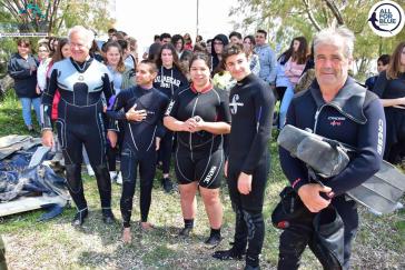 “Keep Aegean Blue”: 436 κιλά σκουπίδια έβγαλαν από την παραλία Παπικινού στον Αδάμαντα