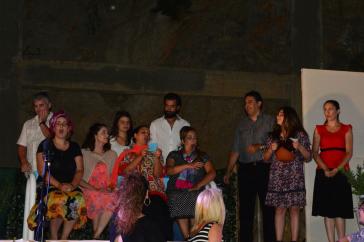 Αναβολή της παράστασης "Μένω σε κάποια γειτονιά - 70s edition"