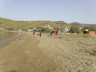 Εθελοντικός καθαρισμός της παραλίας Κορησσίας