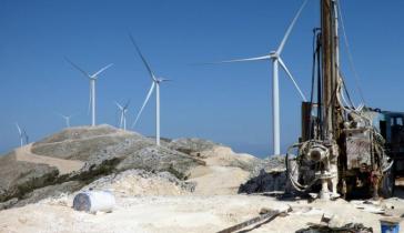 Κάλεσμα της Ένωσης Συλλόγων Γονέων και Κηδεμόνων Πάρου σε διαμαρτυρία για τις ανεμογεννήτριες