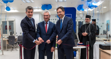 Εγκαίνια του νέου καταστήματος Eurobank στη Σαντορίνη από τον Φ. Καραβία