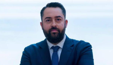 Αντικομματική συμπεριφορά;