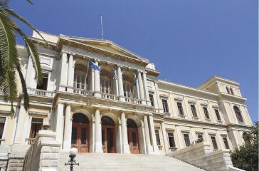 Ο Μιχάλης Καΐρης ανακηρύσσεται σε επίτιμο δημότη Σύρου - Ερμούπολης 