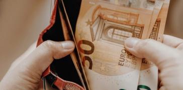 e-ΕΦΚΑ: Πότε καταβάλλονται οι συντάξεις για τον Ιούλιο