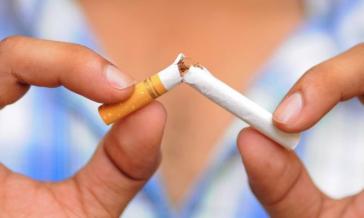 Χαμηλότερος ο κίνδυνος άνοιας για όσους κόβουν το κάπνισμα
