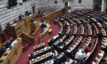 Ως τα ξημερώματα η συζήτηση για τον γάμο ομόφυλων