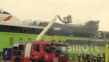 Στις φλόγες το Highspeed 5 στη Δραπετσώνα