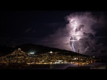 Η "απαστράπτουσα" Ερμούπολη (βίντεο)