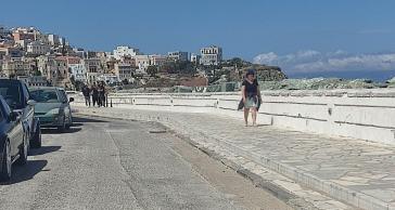 Σύρος: Τέλος η στάση και η στάθμευση στην Ακτή Καταδρομικού Έλλη