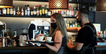 Εστίαση: Αυξήσεις 10,5% προβλέπει η διετής κλαδική σύμβαση