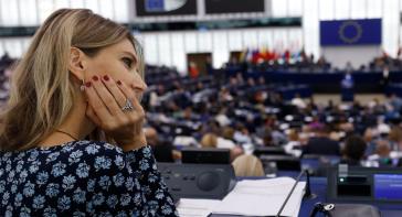 Η Εύα Καϊλή επέστρεψε στα έδρανα του Ευρωκοινοβουλίου για πρώτη φορά μετά το Qatargate