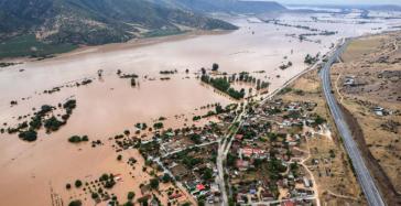 Κακοκαιρία «Daniel»: Τι θα λείψει από το τραπέζι μας και πόσο θα ακριβύνει