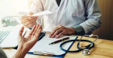 ΕΟΠΥΥ: Έλεγχοι και «φίλτρα» στις συνταγές - Μπαίνει stop στις καταχρηστικές εξετάσεις