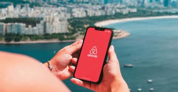 Ο «πόλεμος» του Airbnb: Κι άλλους περιορισμούς στη βραχυχρόνια μίσθωση ζητούν οι ξενοδόχοι