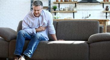 Έμφραγμα: Δύο συμπτώματα που προειδοποιούν ακόμη και 30 χρόνια νωρίτερα