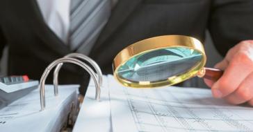 «Σάρωμα» στις κινήσεις τραπεζικών λογαριασμών από την εφορία με ειδικό λογισμικό