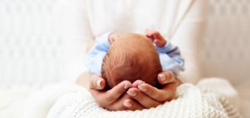 Επίδομα μητρότητας: Ενεργοποιείται η πλατφόρμα για την καταβολή του σε μη μισθωτές