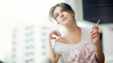 Από ποια νόσο πάσχουν όσοι ανάβουν το πρώτο τσιγάρο της ημέρας μόλις ξυπνήσουν