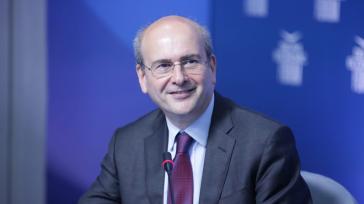 Χατζηδάκης: “Μείωση φόρων και στήριξη ευάλωτων στο «πακέτο» της ΔΕΘ”