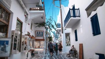 Κυκλαδίτικο σοκάκι ανάμεσα στους 20 ομορφότερους δρόμους στον κόσμο