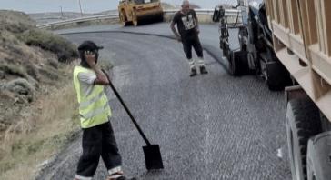 Σέριφος: Έργα ασφαλτόστρωσης από την Περιφέρεια Ν. Αιγαίου