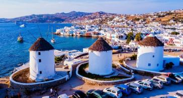 Γιατί πέφτουν οι τιμές στις βίλες της Μυκόνου