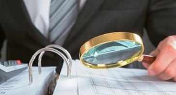 Μπαράζ κατασχέσεων φέρνει το Eispraxis