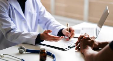 Προβλήματα και κενά στη συνταγογράφηση φαρμάκων