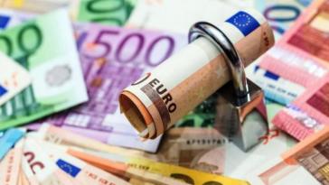 Οι μισοί φορολογούμενοι χρωστούν στην εφορία: Θηλιά κατασχέσεων για 1,5 εκατ. οφειλέτες