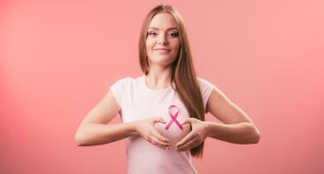 Καρκίνος Μαστού: Ποιες γυναίκες διατρέχουν 10% χαμηλότερο κίνδυνο μετάστασης