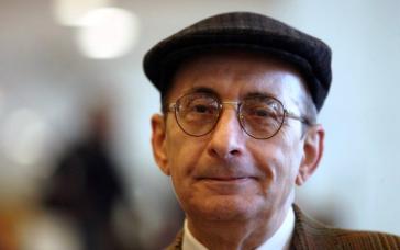 Το 4ο Πειραματικό Δημοτικό Σχολείο Ερμούπολης τιμάει τον Μάνο Ελευθερίου