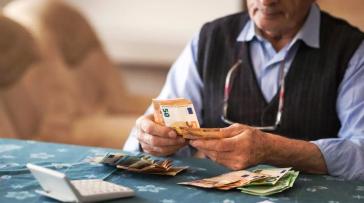 Επικουρικές και δώρα: Η απόφαση που περίμεναν 370.000 συνταξιούχοι - Ποιοι πληρώνονται