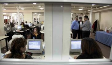 13ος και 14ος μισθός στο Δημόσιο: Ο «φραγμός» και η χαραμάδα ελπίδας